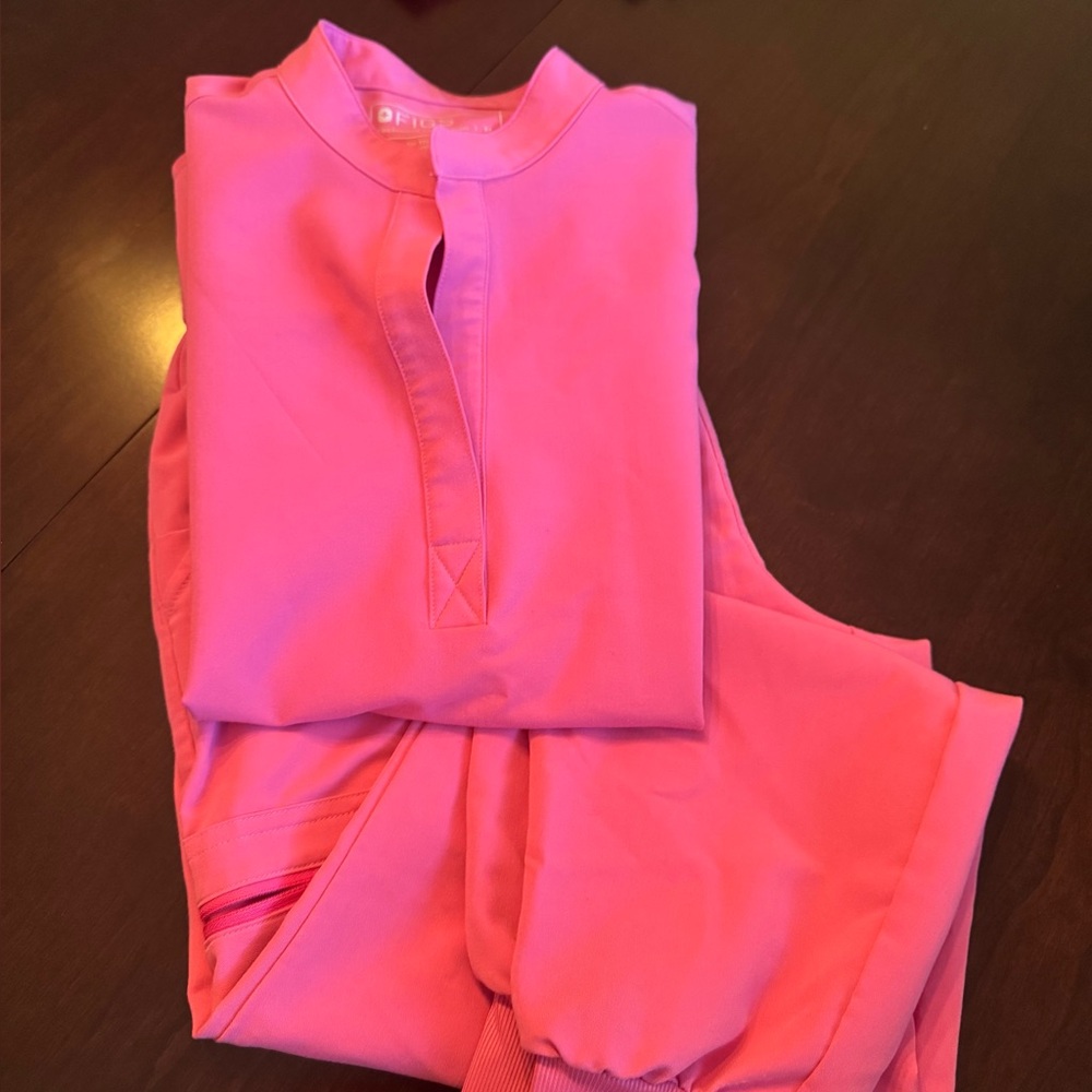 Figs Women's Pink Figs Set - Picture 5 of 9